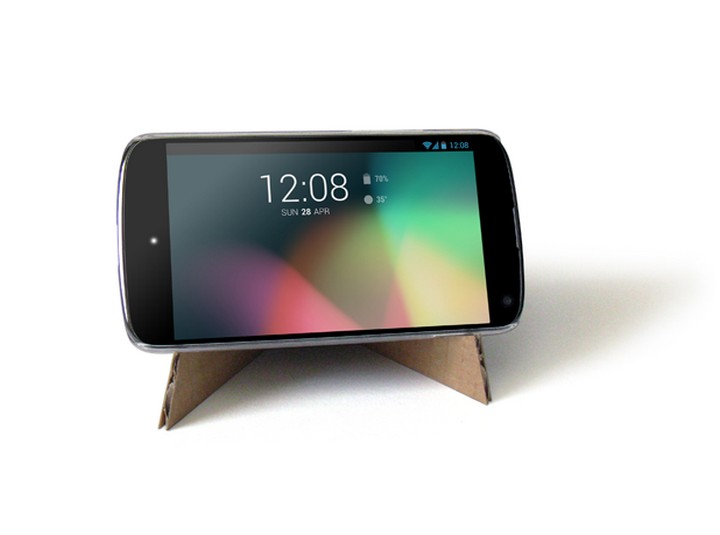 DIY Cardboard Phone Holder