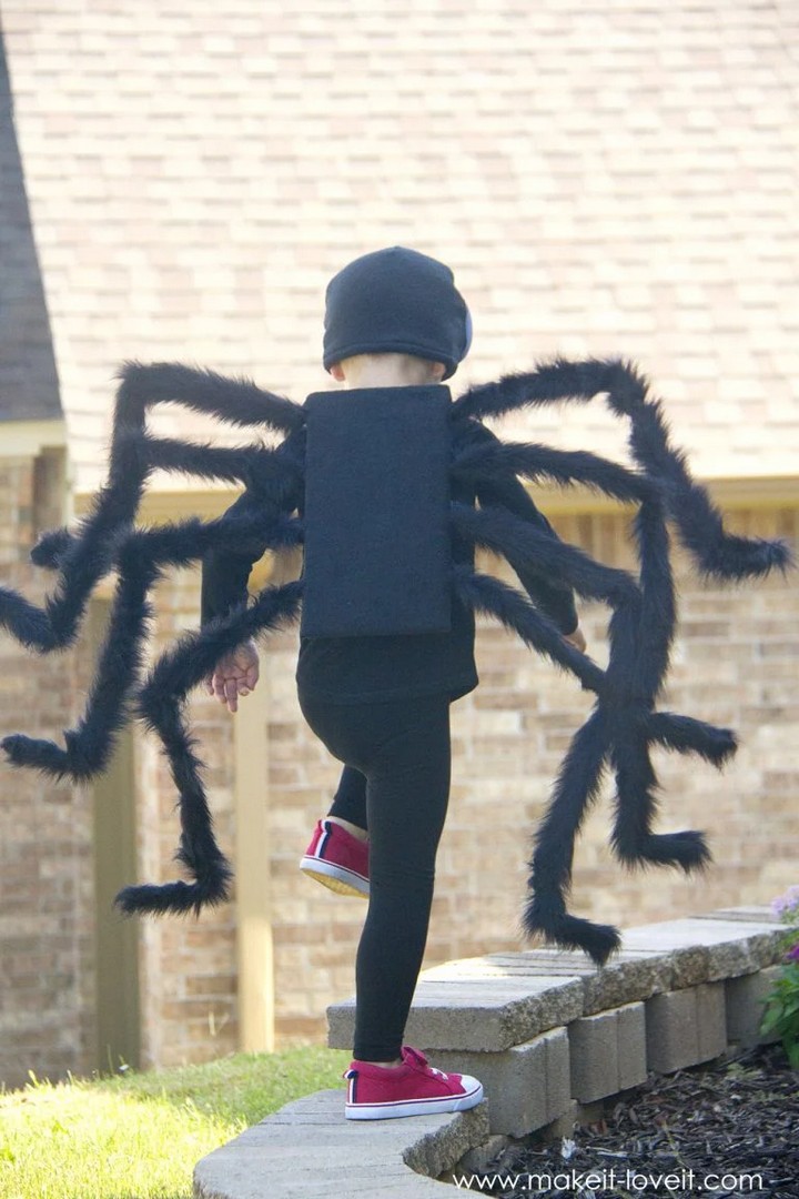 DIY Easy No-sew Spider Costume