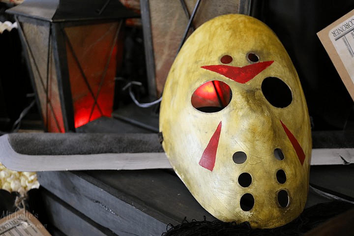 DIY Scary Movie Hockey Mask