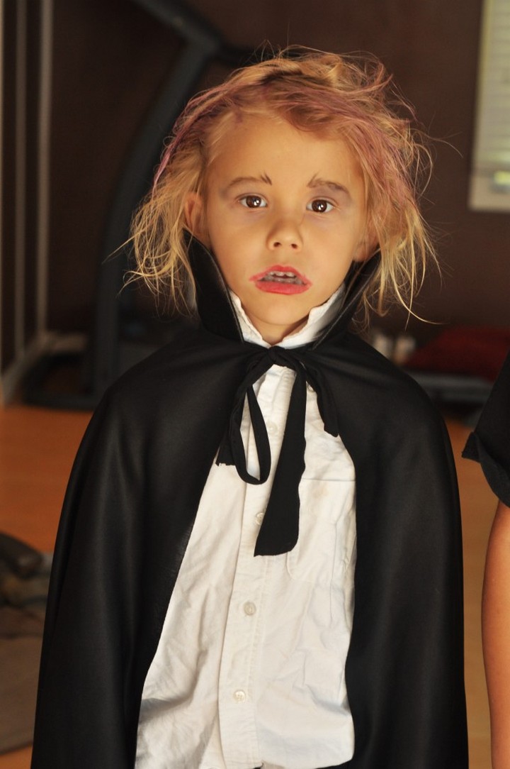Easy DIY Kid Vampire Halloween Costume