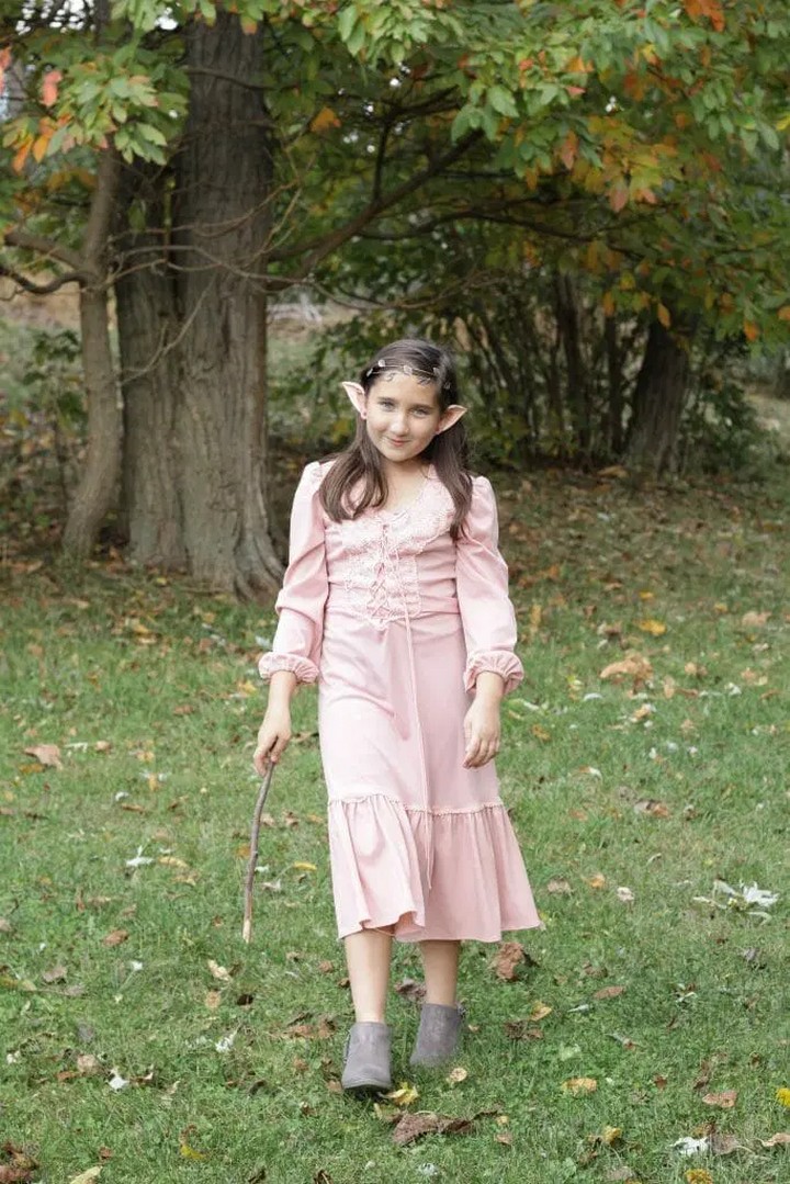Easy Elf Halloween Costume For Girls Or Women