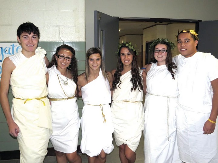 12 DIY Toga Costume Ideas For Women Julie Ann Art