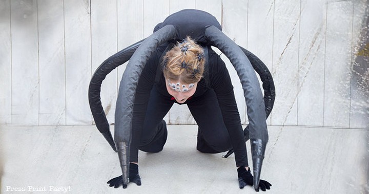 Spectacular Black Widow Spider Costume DIY
