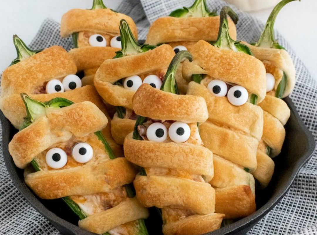 10 Easy Halloween Dinner Ideas To Make Fun Treats Julie Ann Art 10-easy-halloween-dinner-ideas-to-make-fun-treats-julie-ann-art