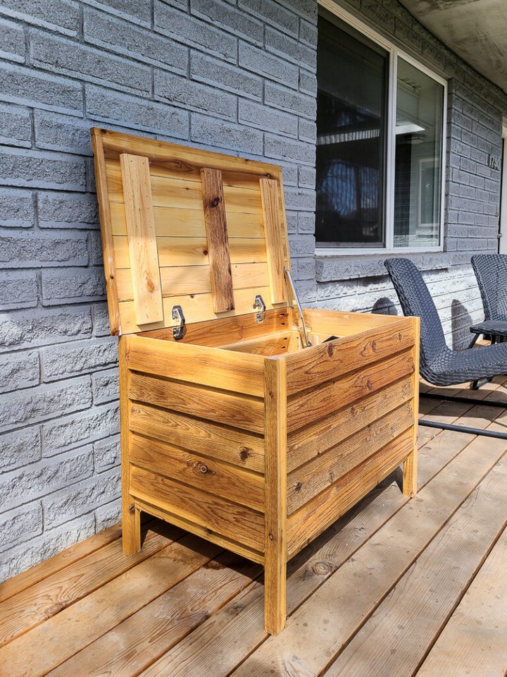 DIY Deck Box For Outdoor Toys