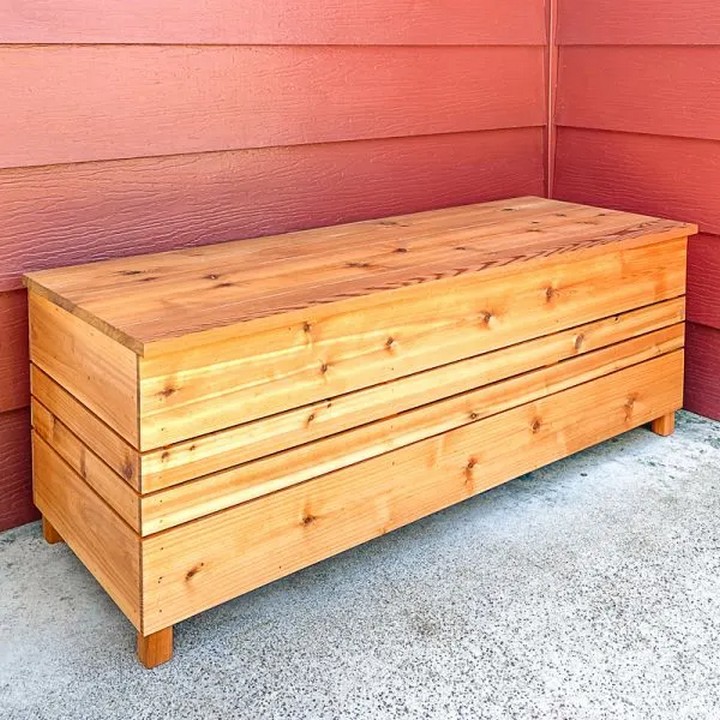 DIY Outdoor Storage Box With Plan
