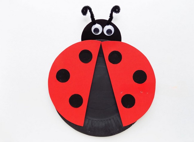 Paper Plate Ladybug Craft