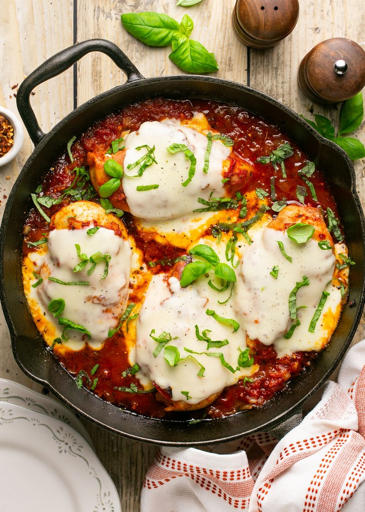 30-minute Mozzarella Chicken Skillet