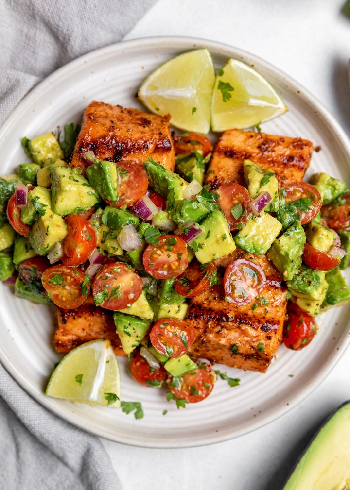 Salmon With Avocado Sa