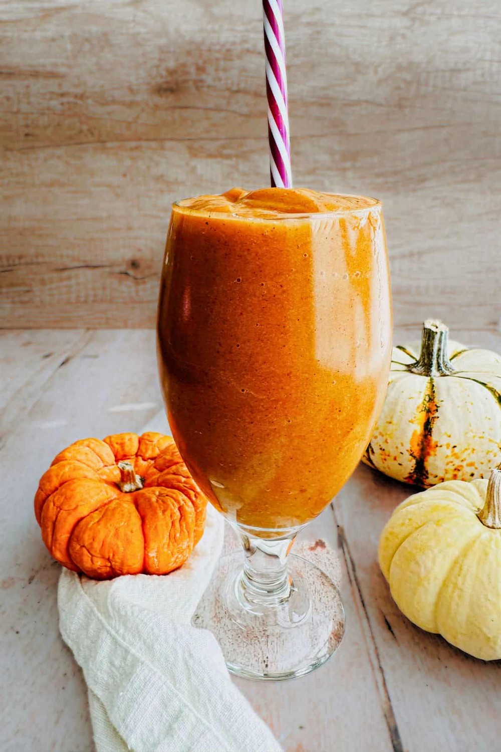 Healthy Vegan Pumpkin Spice Frosty